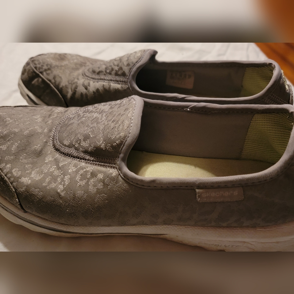 Skechers